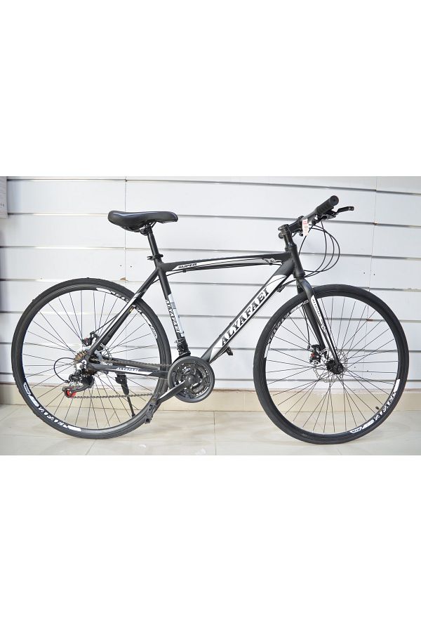 Generica-Lightweight 21-speed hybrid bike, disc brakes, ideal performance for daily commuting and exercise. 1
