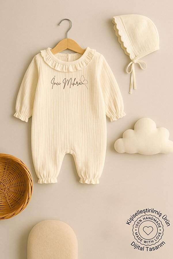 Minytrendy Kız Bebek Yenidoğan Tulum İsimli Organik Müslin Şapkalı Fırfır Yakalı Tulum Hastane Çıkışı Hediyelik