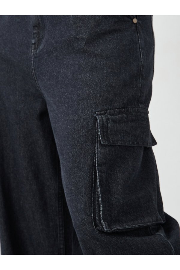 Styli Mid Rise Washed Wide Leg Cargo Jeans