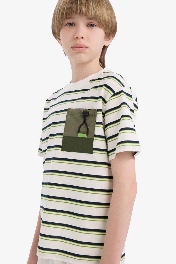 DeFacto-Tricou cu mânecă scurtă pentru băiat, cu gât turnat, cu detaliu de buzunar în dungi E0965a825sm 1