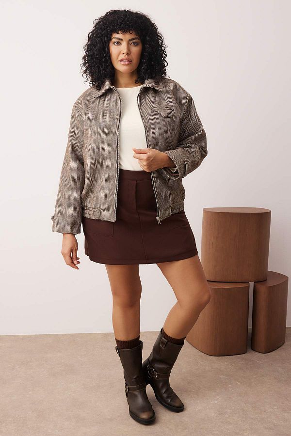 Trendyol Collection-Brown Houndstooth Pattern Oversize Fit Bomber Slim Plus Size Jacket Coats Twoaw26Aw00018 1