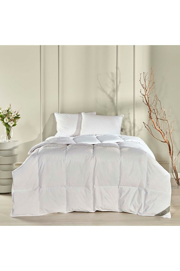 Linens-Elegance Goose Feather Double Quilt 1