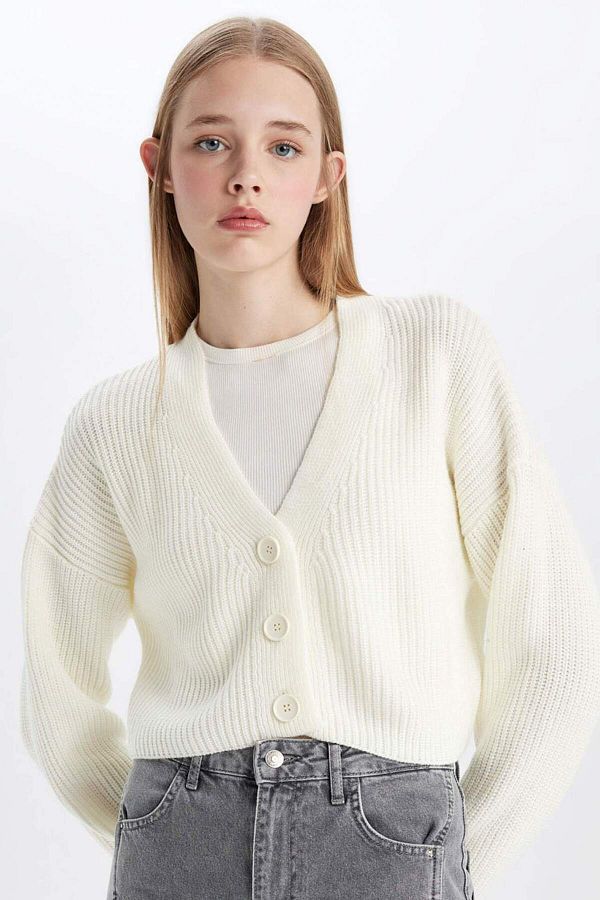 DeFacto-Regular Fit V-Neck Basic Plain Buttoned Knitwear Cardigan U2052Az24Au 1
