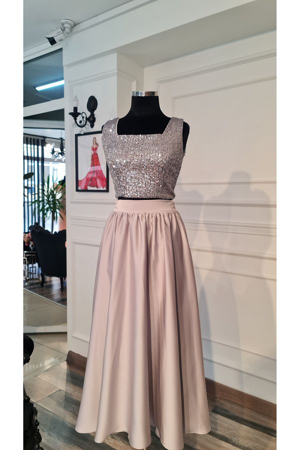 makbuleofficial-Silver Sequin Fabric Square Neck Top with Gathered Hem Midi Length Bottom Top Set 1
