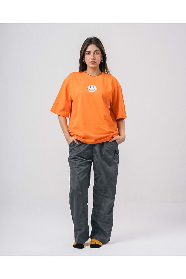 EB2024-Grey parachute pants with a comfortable and modern fit 1