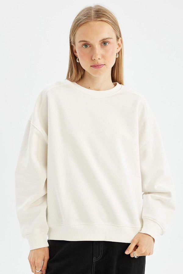DeFacto-Coool Oversize Wide Fit Crew Neck Thick Basic Plain Sweatshirt A4177Ax23Wn 1