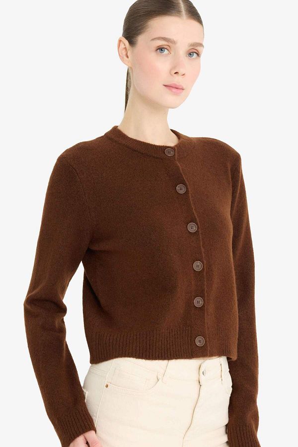 DeFacto-Regular Fit Crew Neck Basic Plain Button Soft Touch Soft Knitwear Cardigan E3654Ax25Wn 1