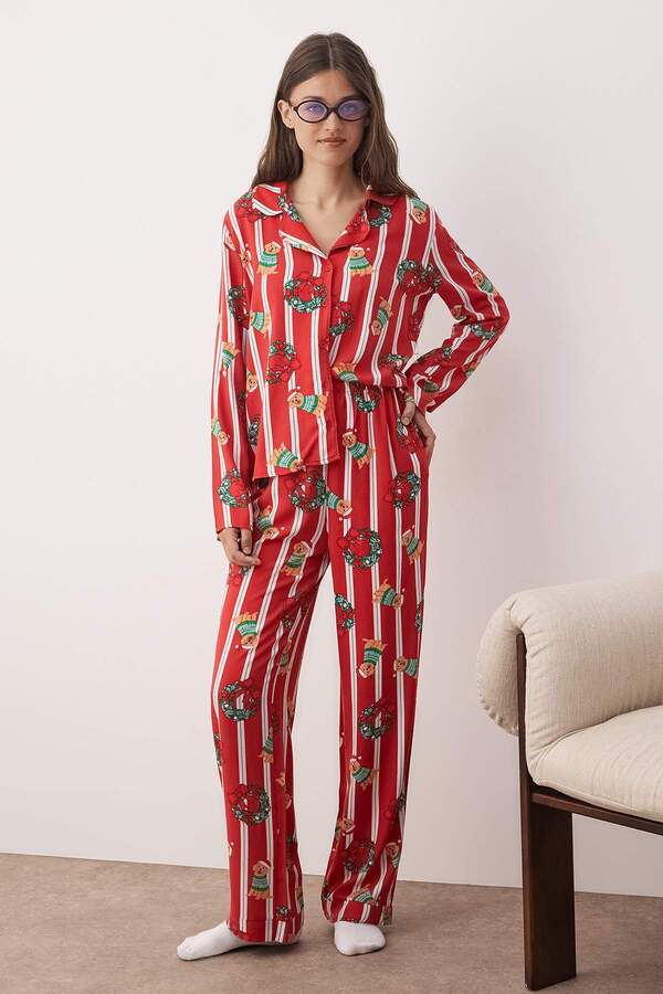 Trendyol Collection Burgundy Dog Printed Christmas-Themed Viscose Woven Pajama Set THMAW26PT00030