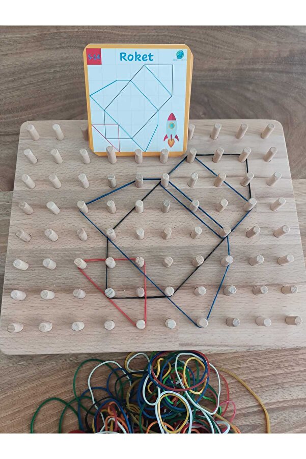 Moccotoys Geoboard - Jumbo Montessori Eğitici Kartlı Lastikli Şekiller Geometri Oyunu (10X8)