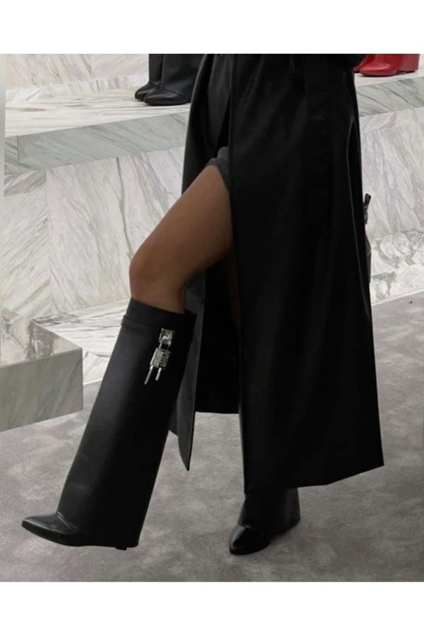 MYVOLANTE Black Gaiter Detail Heeled Boots