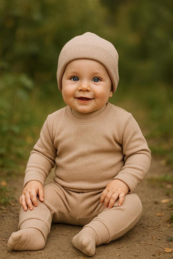 ŞAPKAKİDS BASİC RİBANA BEJ BERE VE EŞOFMAN SET