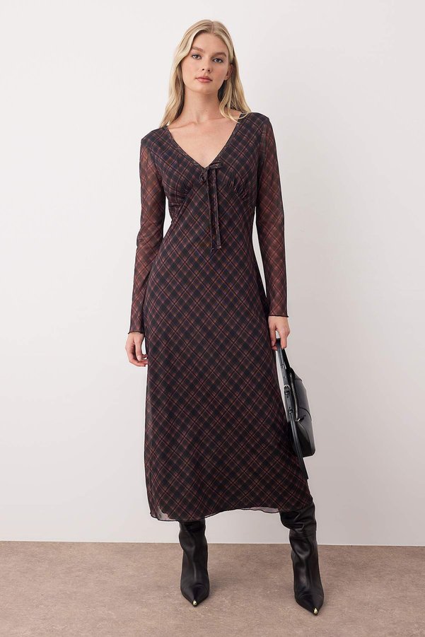 Trendyol Collection Multicolored Plaid Printed Tie-Detail Maxi Knit Dress TWOAW26EL00167