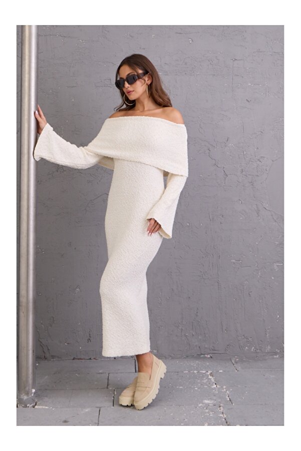 Elif Özbey Butik Ekru Madonna Yaka Dokulu Triko Elbise
