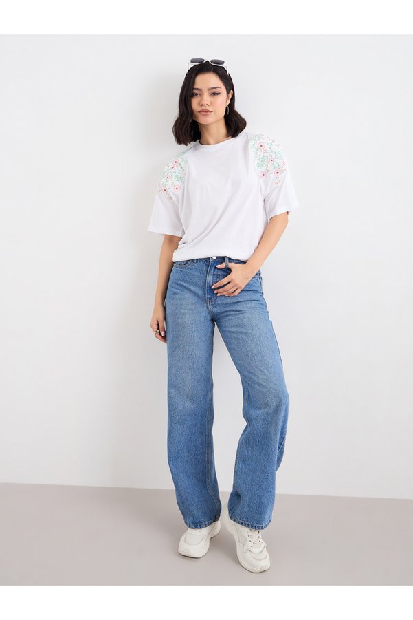 Styli Floral Embroidered Detail Oversized T-Shirt