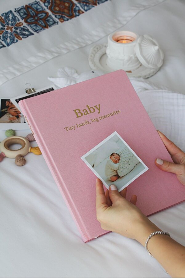 Memories and more Bebek Anı Defteri - Keten Kumaş Kapak & Altın Yaldız Baskılı