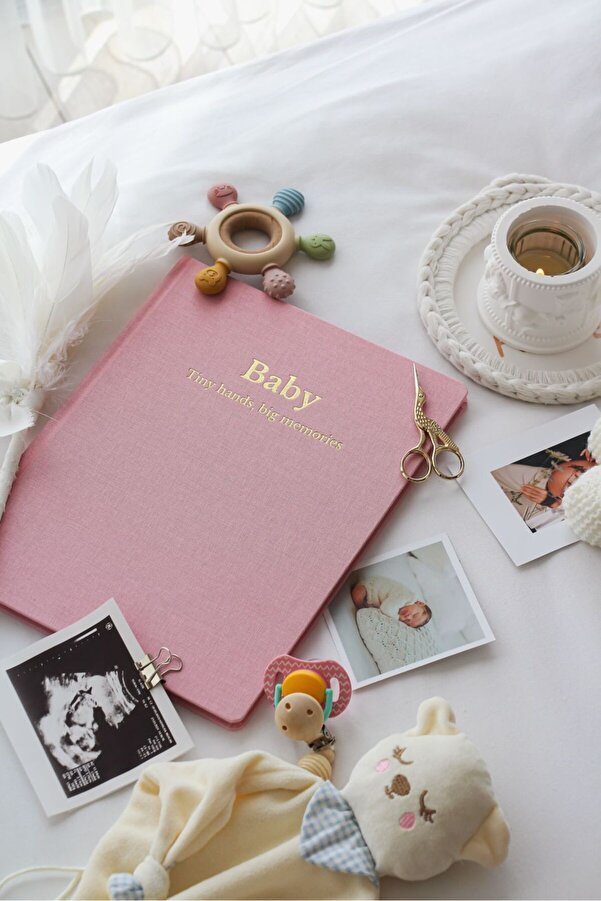 Memories & more Bebek Anı Defteri - Keten Kumaş Kapak & Altın Yaldız Baskılı