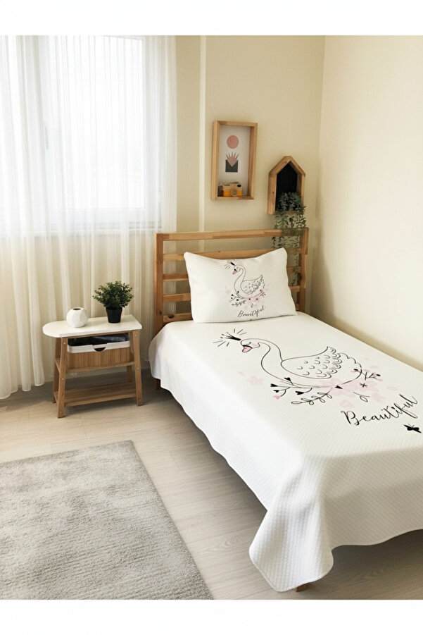 Evmila Kuğu Desenli Bebek Ve Çocuk Baskılı Tek Kişilik Pike Takımı 160x230 Beyaz