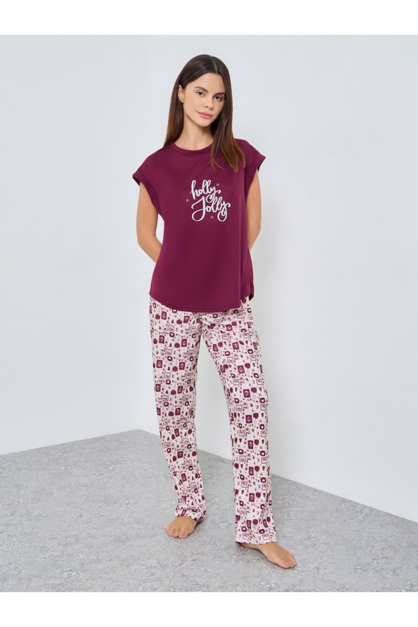 Styli Holly Jolly Slogan Boxy T-Shirt and Pyjama Set