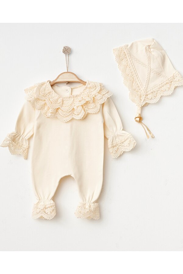 Mert Baby Lily Şapkalı Yenidoğan Organik Dantelli Tulum %100 Pamuk Yenidoğan Kız Bebek