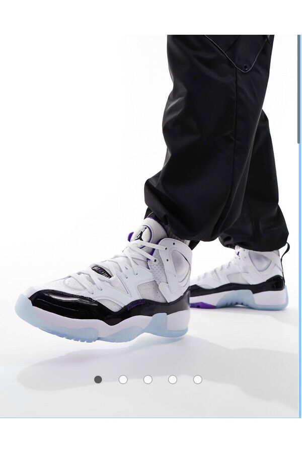 JORDAN Jumpman Two Trey Basketball Shoes