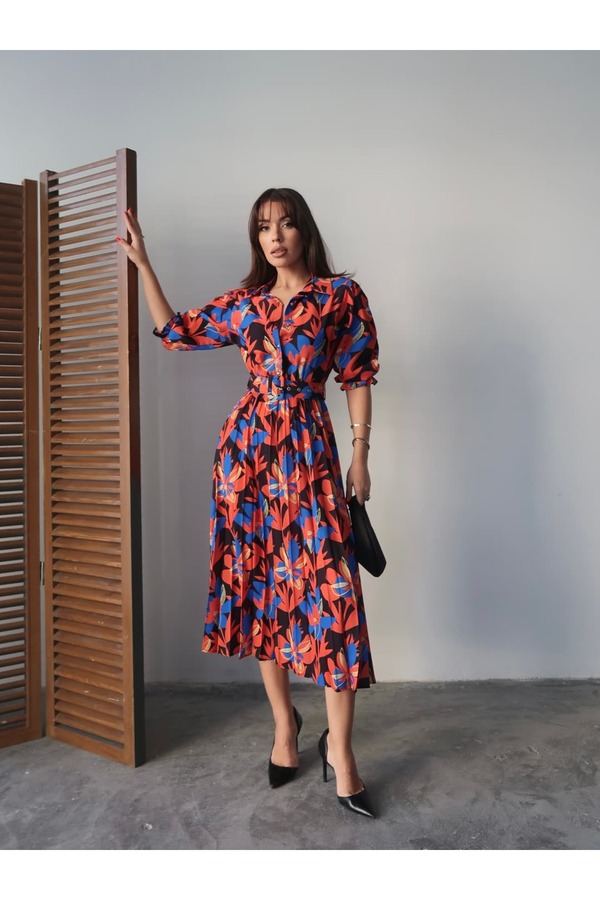 Swass Pleated Belted Patterned Dress