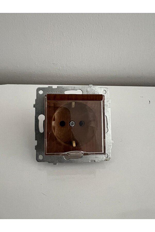 GenelTedarik OVİVO ÇOÇUK KORUMALI PRİZ AHŞAP RENKTE