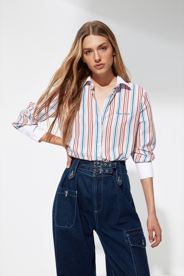 Trendyol Collection-X Sagaza Studio Mehrfarbig gestreiftes besticktes Hemd TPRAW22GO1090 1