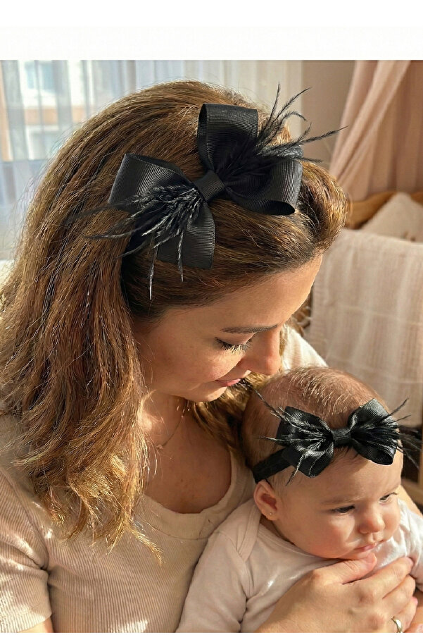 Massaltay Tüylü Fiyonklu Anne Lohusa Tacı ve Bebek Bandana Seti – Doğum Sonrası Anne Bebek Aksesuar Seti