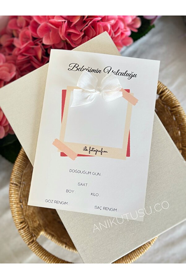 Anı Kutusu Bebeğimin Yolculuğu – Şık ve Minimal Tasarımlı Bebek Anı Defteri