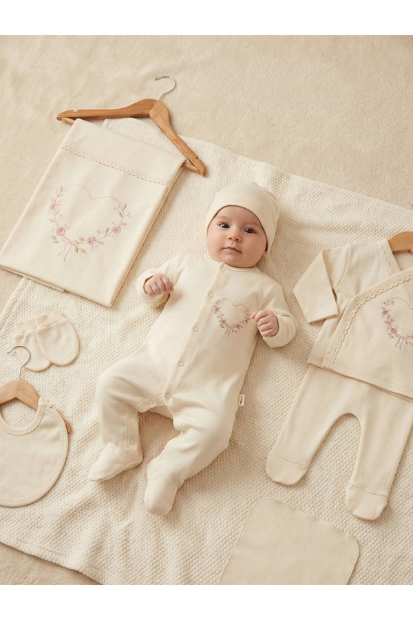 ZEYNUKO KIZ BEBEK KALP NAKIŞLI %100 PAMUK 0-3 AY 10'LU YENİDOĞAN HASTANE ÇIKIŞI ZIBIN SETİ KUTULU