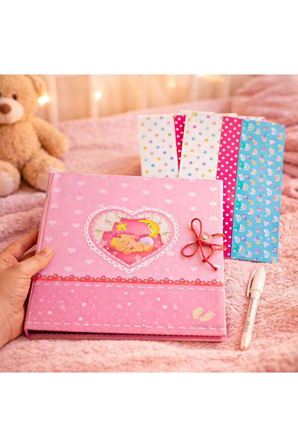 Nobbystar Uykucu Kız Bebek Anı Defteri ve Fotoğraf Albümü – Beyaz Kalem + 2 Adet Sticker Hediyeli