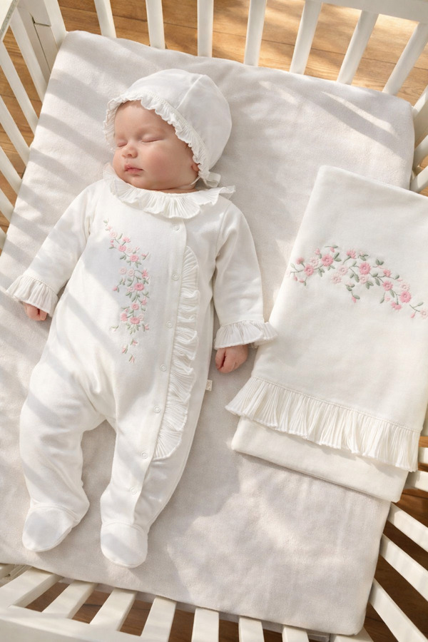 Mert Baby Çiçek Nakışlı Dantel Detaylı 3'lü Organik Hastane Çıkış Seti %100 Pamuk Yenidoğan Kız Bebek