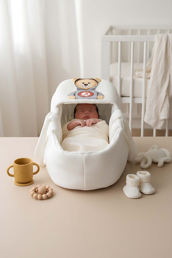 Rivaİstanbul Kapşonlu Ayıcık Bebek Taşıma Çantası