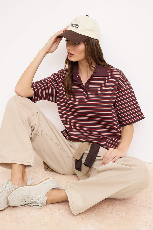 Trendyol Collection Burgundy Striped Oversize Fit Polo Collar Woven Detailed Tok Interlock Knitted T-Shirt Twoss26Ts00030