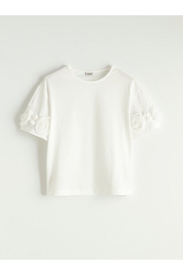 LC Waikiki New season ecru bicycle collar embroidered girl's t-shirt from gulis gi̇yi̇m