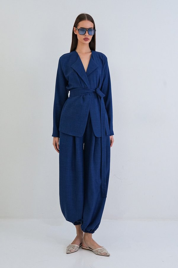 Trend Alaçatı Stili Navy Blue Sofia Linen Elastic Cuffed Jogger Pants and Self-Belted Jacket Set Alc-X15299