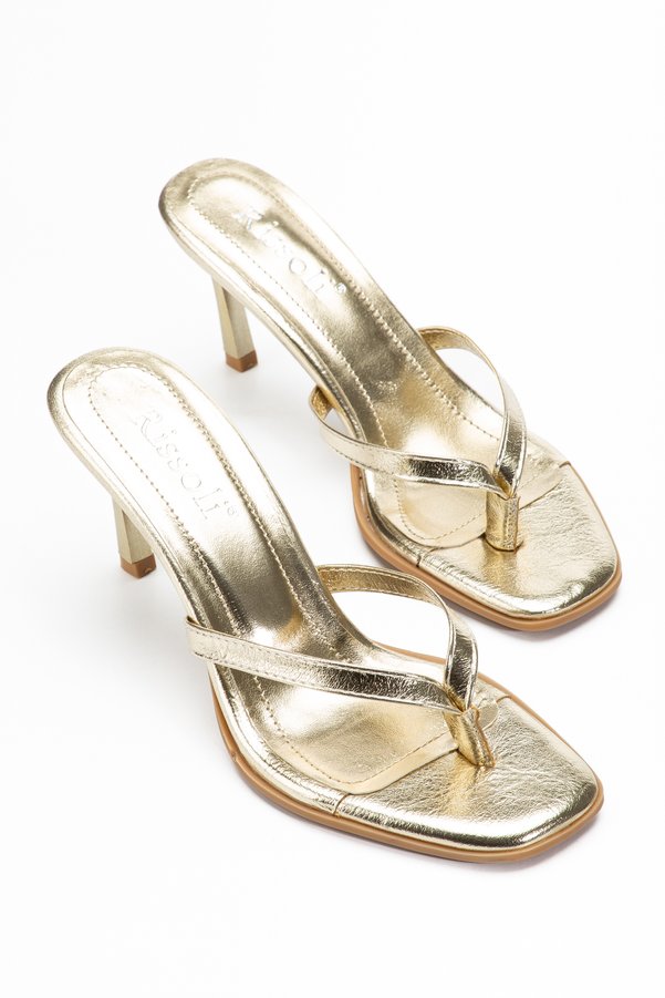 RİSSOLİ Women's Gold Crinkled Patent Leather Flip-Flop Heeled Sandals
