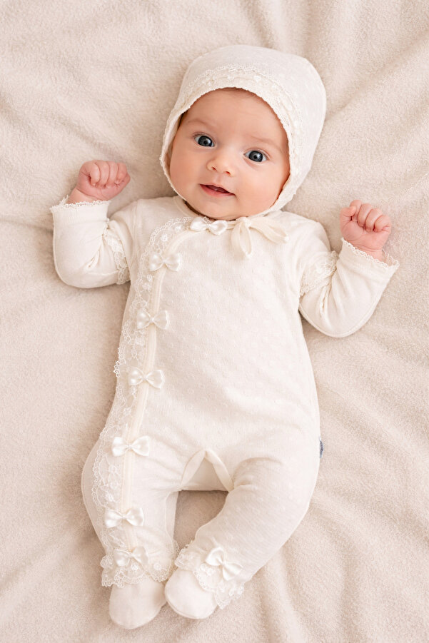 jijek baby kids Kız Bebek Ekru Tulum Takım Dantelli Fiyonklu Yenidoğan Hastane Çıkışı 2’li Set (Tulum + Şapka)