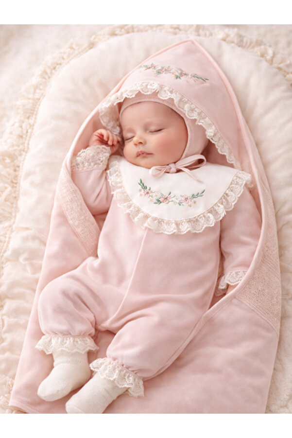 Naka Concept Pembe 5’li Yenidoğan Kız Bebek Hastane Çıkışı Seti Nakışlı Tulum+Battaniye+Şapka+Eldiven+Patik
