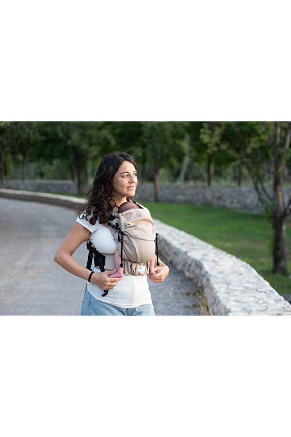Huggyberry Nest Baby Carrier - Latte