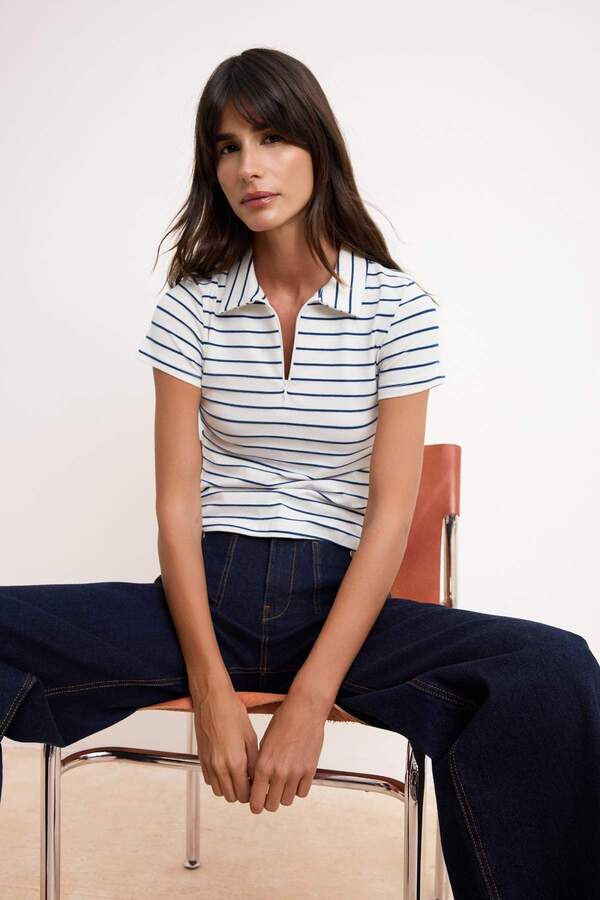 Trendyol Collection Navy Blue Striped Regular Fit Polo Neck Zipper Crop Soft Knitted Blouse Twoss26Ts00025