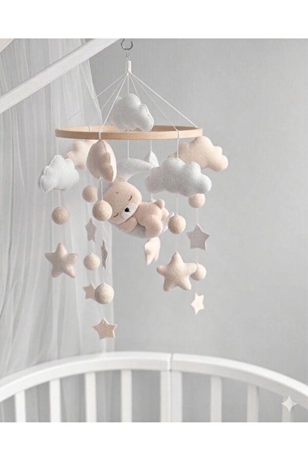 keçedekorr Bebek beşik dönencesi bulut yıldız küçük toplar ekru ay üstünde uyuyan ayıcık figürlü bebek süsü