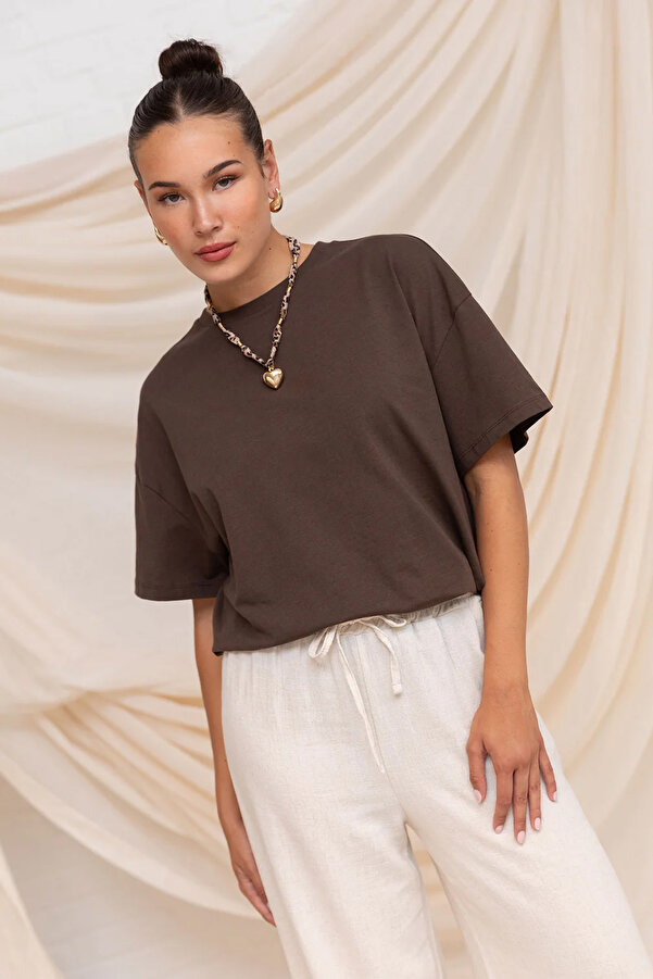 Kadın Oversize %100 Pamuk Baskısız Yumuşak Dokulu Basic Bisiklet Yaka Kahverengi Tişört RF0006