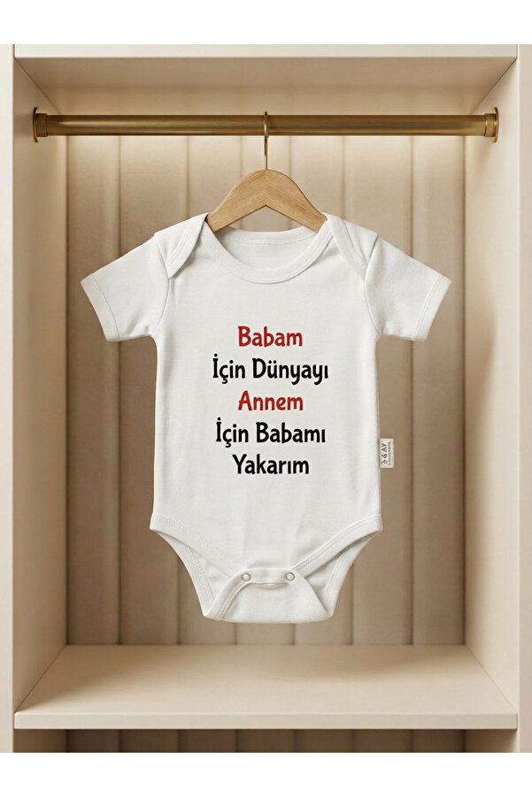 bebeqon ''Babam İçin Dünyayı Annem Için Babamı Yakarım'' Yazılı Yazılı Bebek Zıbını Beyaz Body