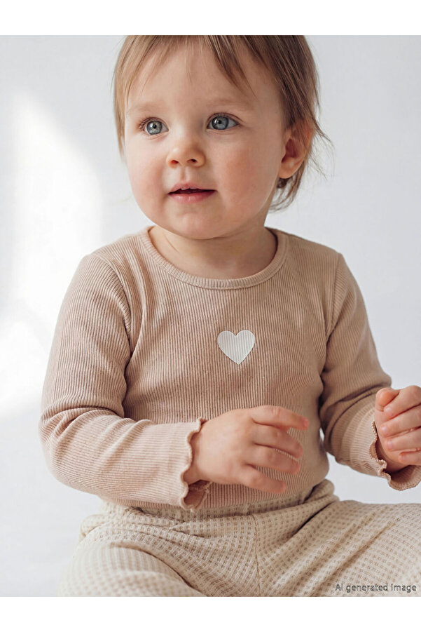 LC Waikiki LCW babyBej Bisiklet Yaka Kalp Baskılı Kız Bebek Bluz