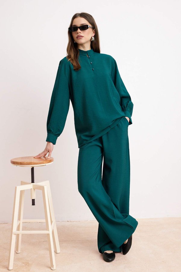 Trendyol Modest Emerald Green Comfortable Fit Blouse and Pants Set - Top and Bottom Set Tctss26Us00052