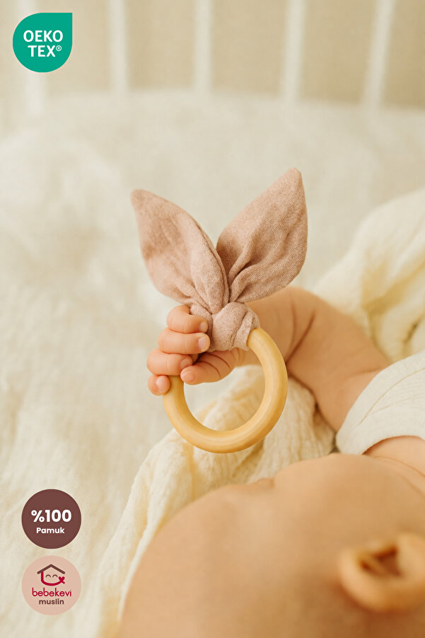 Bebekevi Bebekler için OEKO-TEX Sertifikalı Müslin Kumaşlı Ahşap Diş Kaşıyıcı