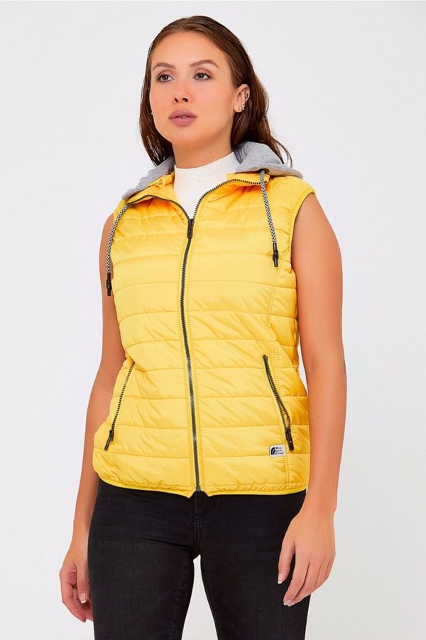 Wise Women s Hooded Combed Cotton Lined Puffer Vest yellow Trendyol
