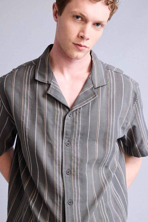 Defacto 100% Cotton Boxy Fit Apaş Collar Short Sleeve Shirt G4138Ax26Sm