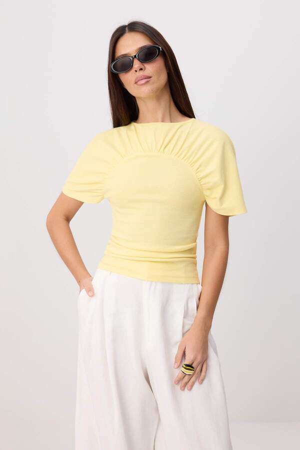 Trendyol Collection Yellow Fitted/Bodycon Boat Neck Short Sleeve 100% Cotton Knitted T-Shirt Twoss26Ts00264
